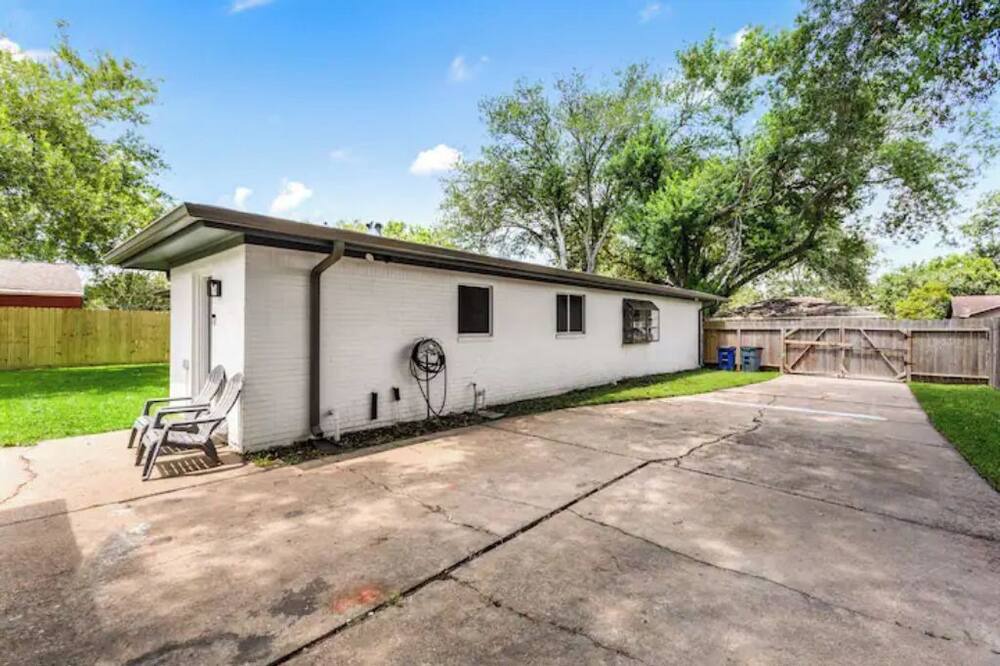 Photo of Outdoor in League City