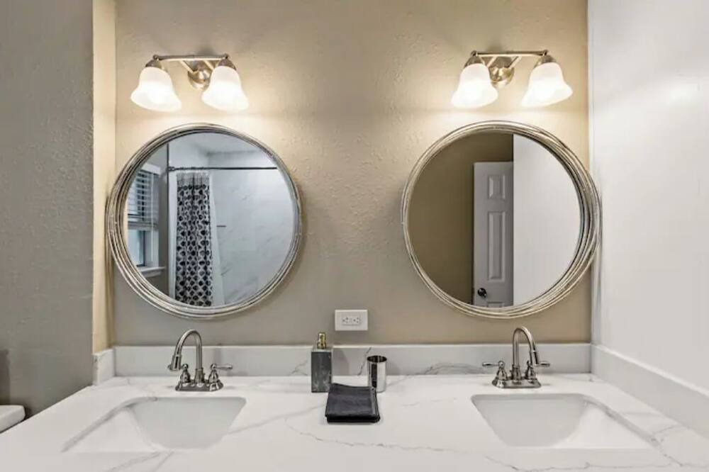 Photo of Bathroom in League City
