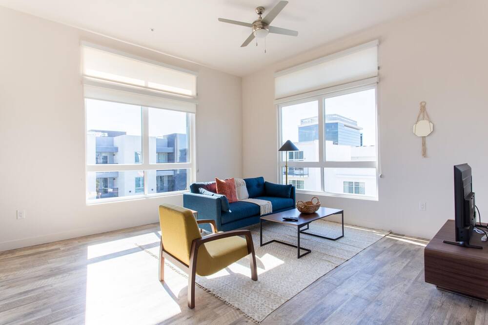 Photo of Livingroom in NoHo Arts District