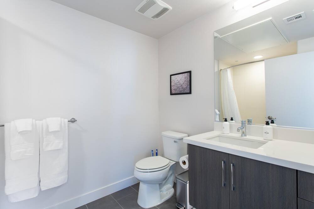 Photo of Bathroom in NoHo Arts District