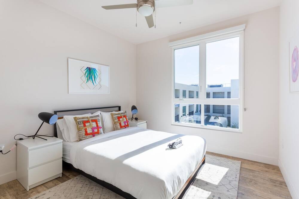 Photo of Bedroom in NoHo Arts District