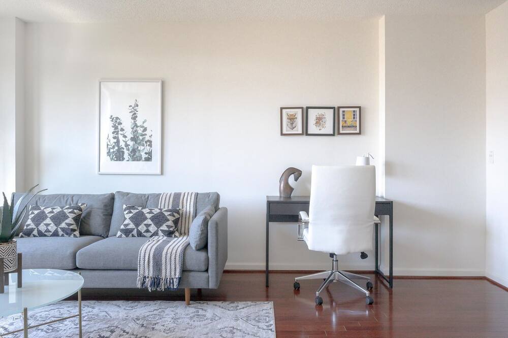 Photo of Livingroom in Logan Circle