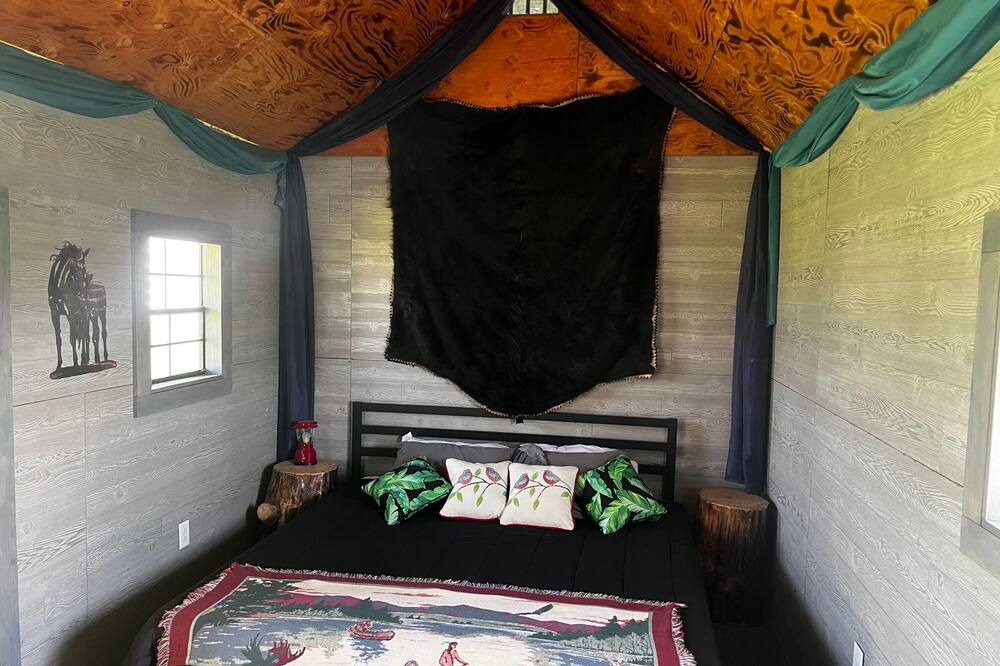Photo of Bedroom in St. Ignatius