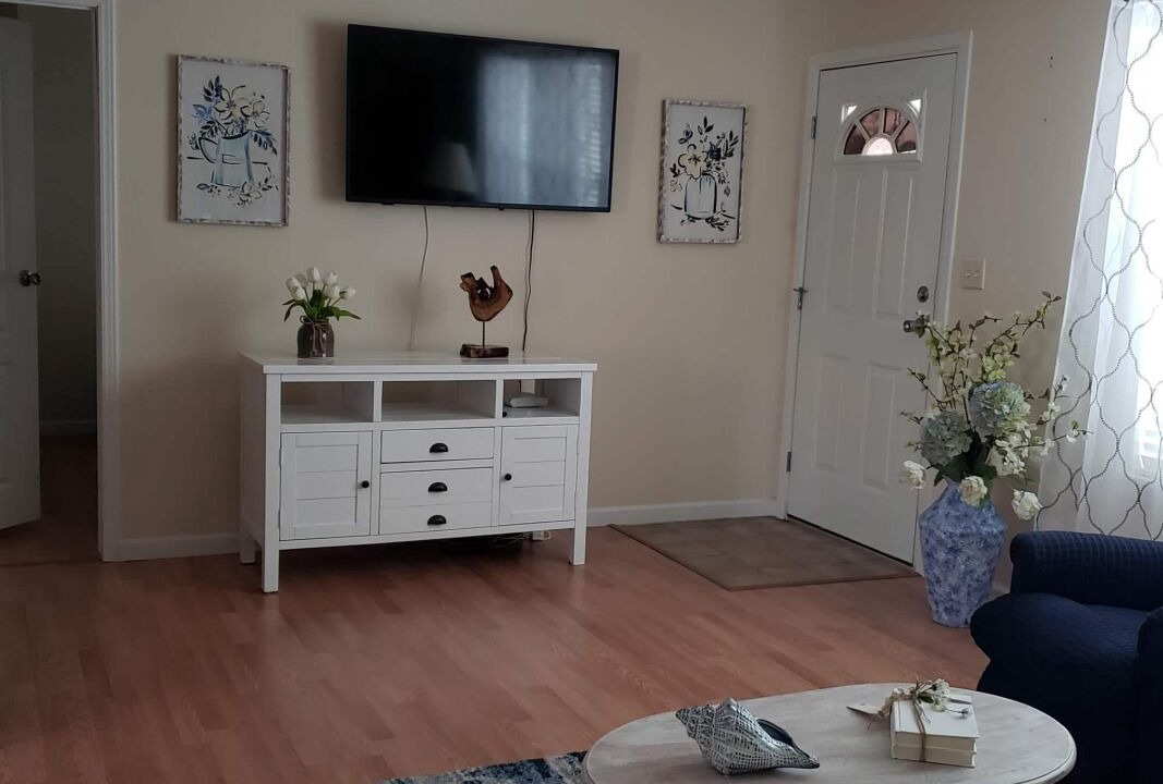 Photo of Livingroom in Longs
