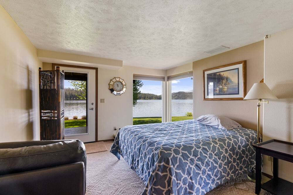 Photo of Bedroom in Nine Mile Falls