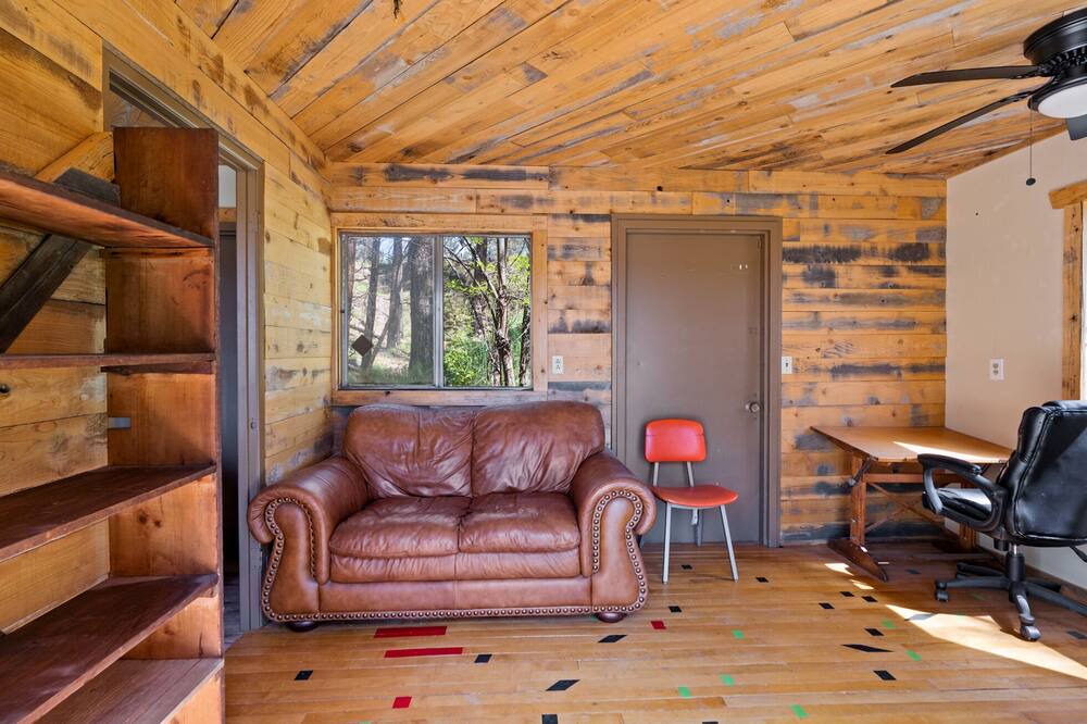 Photo of Livingroom in Nine Mile Falls