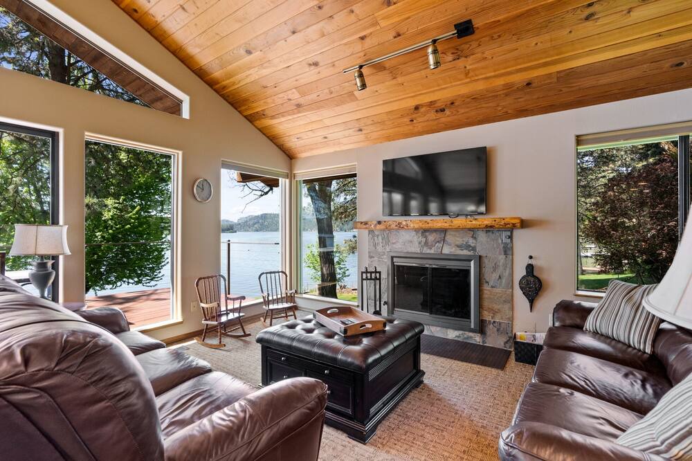 Photo of Livingroom in Nine Mile Falls