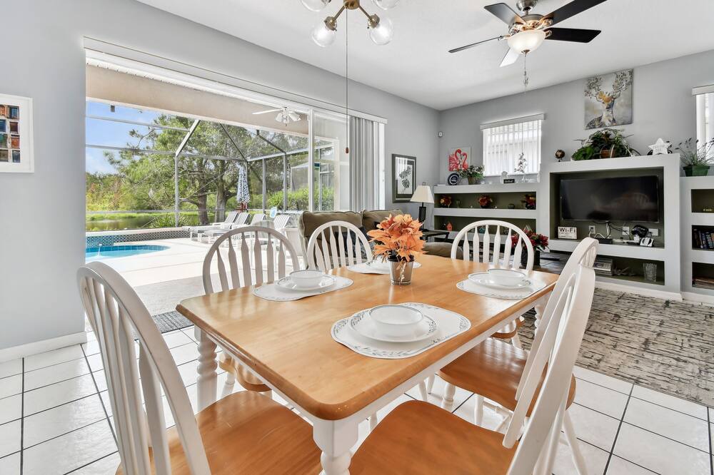 Photo of Bedroom in Sunset Lakes