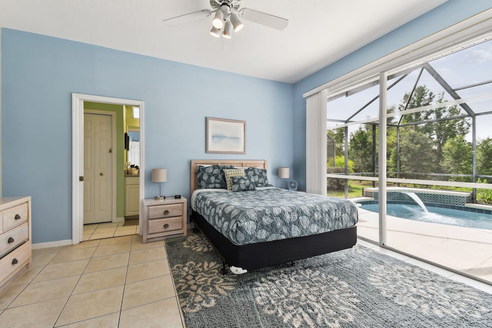 Photo of Bedroom in Sunset Lakes