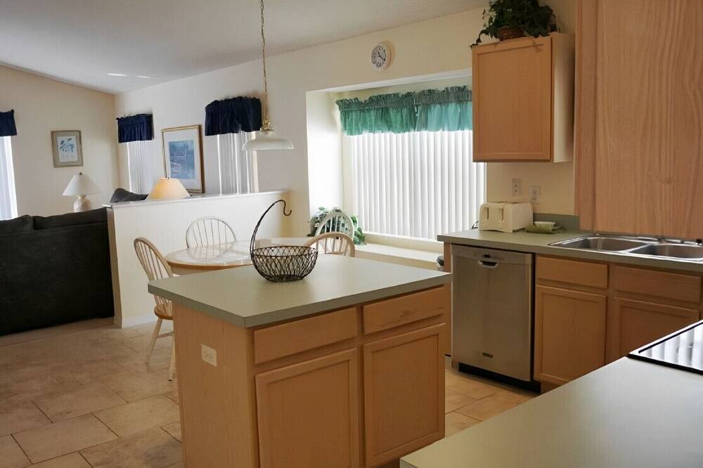 Photo of Others in Lake Davenport Estates