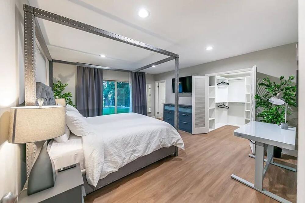 Photo of Bedroom in Los Angeles