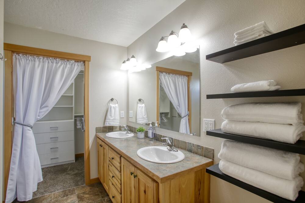 Photo of Bathroom in Rathdrum