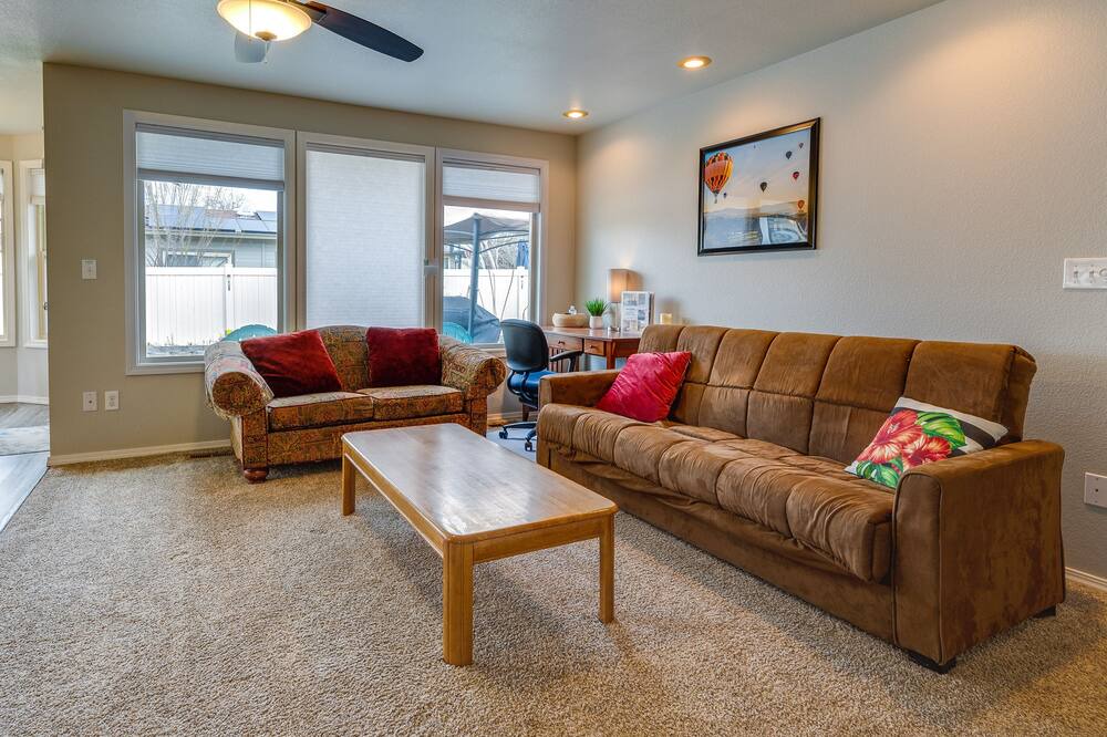 Photo of Livingroom in West Valley