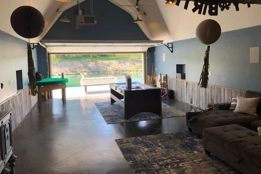 Photo of Livingroom in Conroy