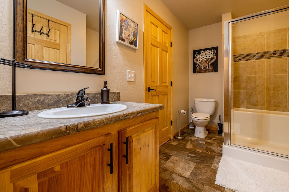Photo of Bathroom in Powell