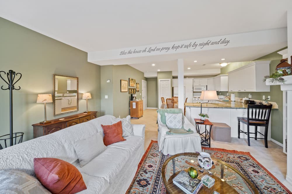 Photo of Livingroom in Hayden View Estates