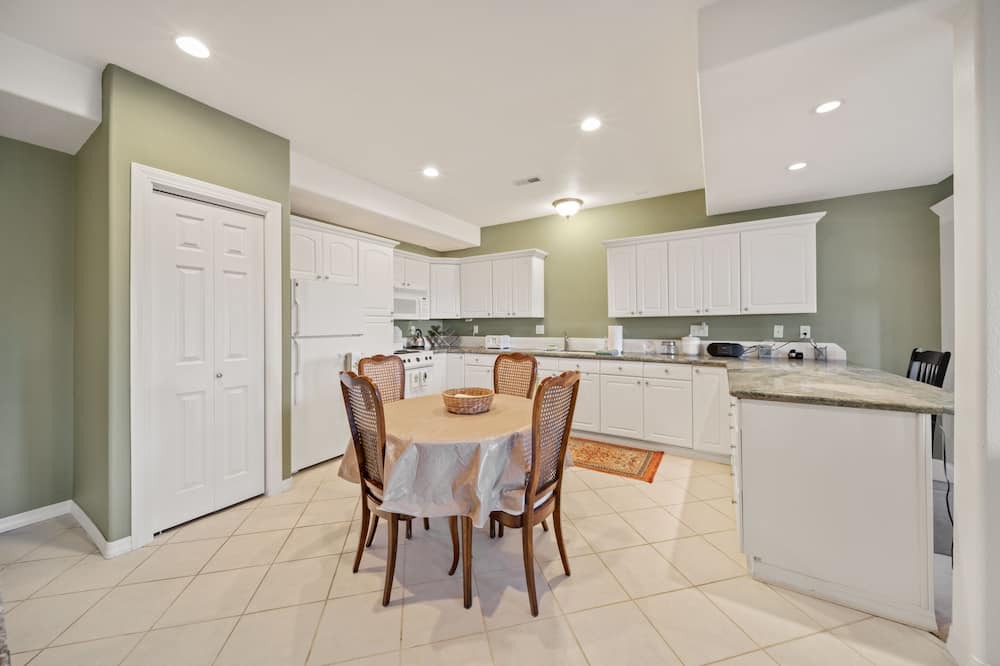 Photo of Kitchen in Hayden View Estates