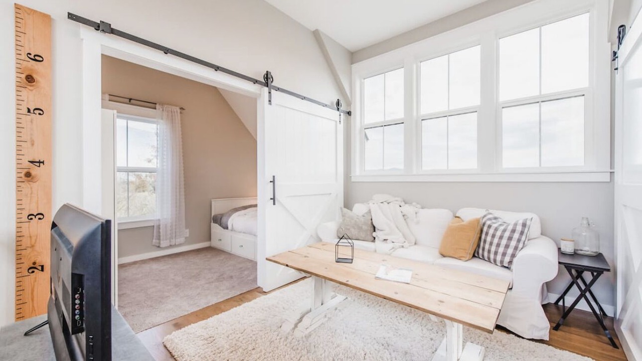 Photo of Livingroom in Colbert