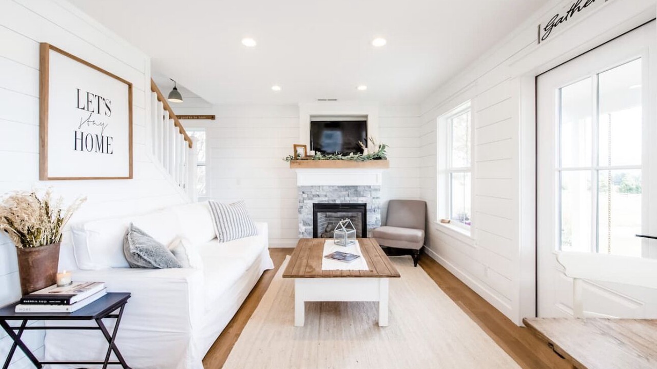 Photo of Livingroom in Colbert