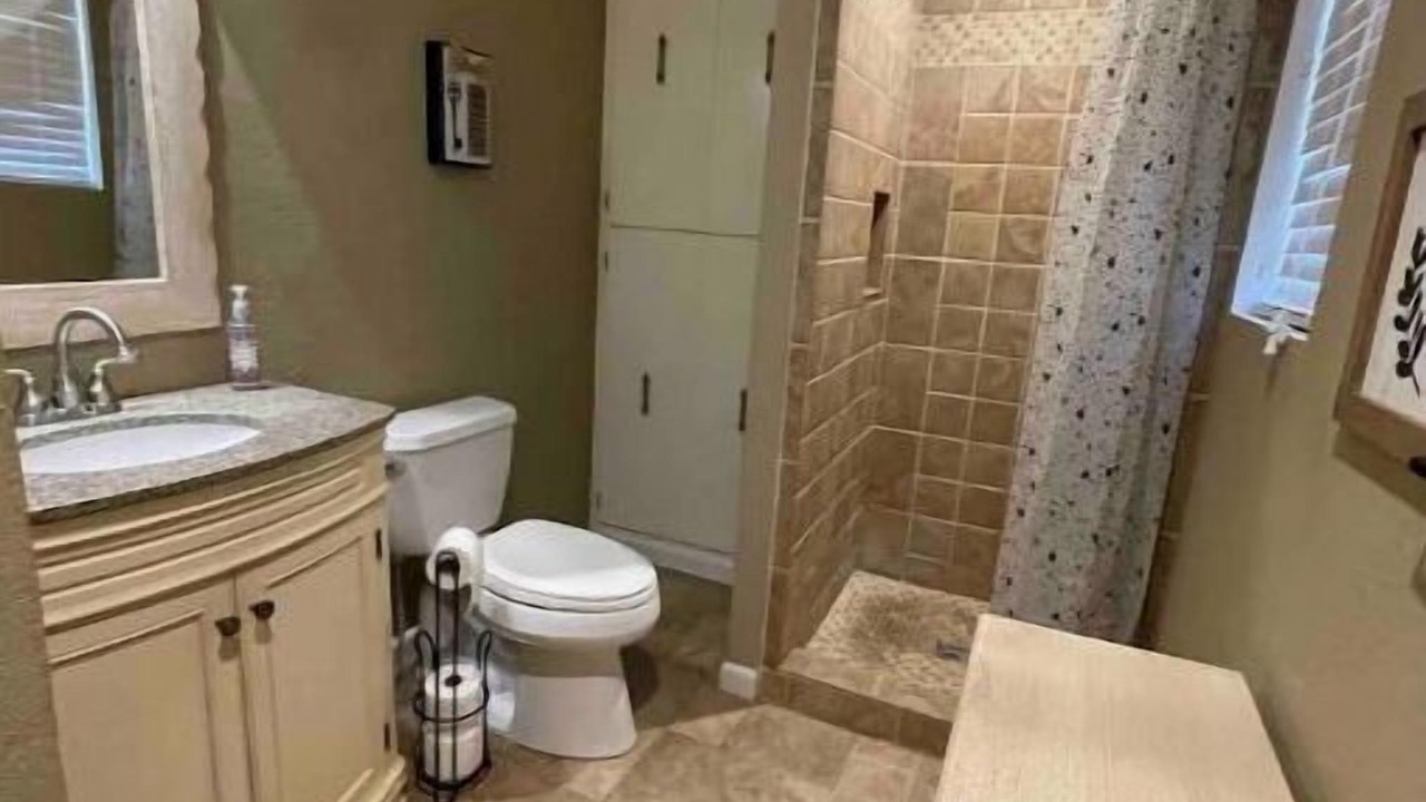 Photo of Bathroom in Iuka