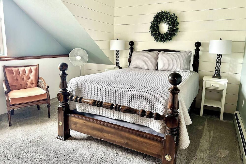Photo of Bedroom in Whitehall