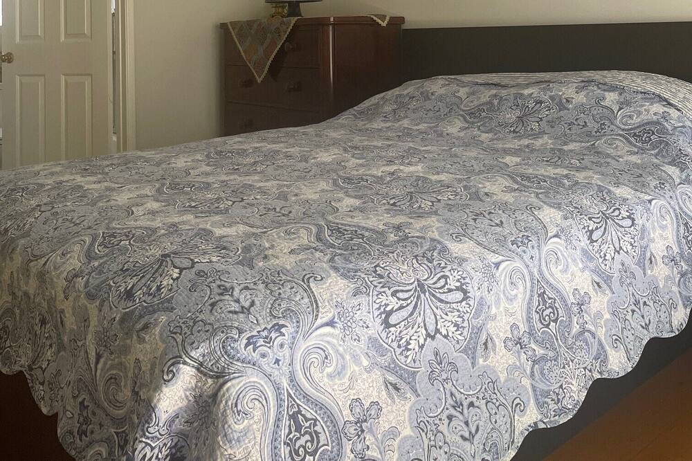 Photo of Bedroom in La Canada Flintridge