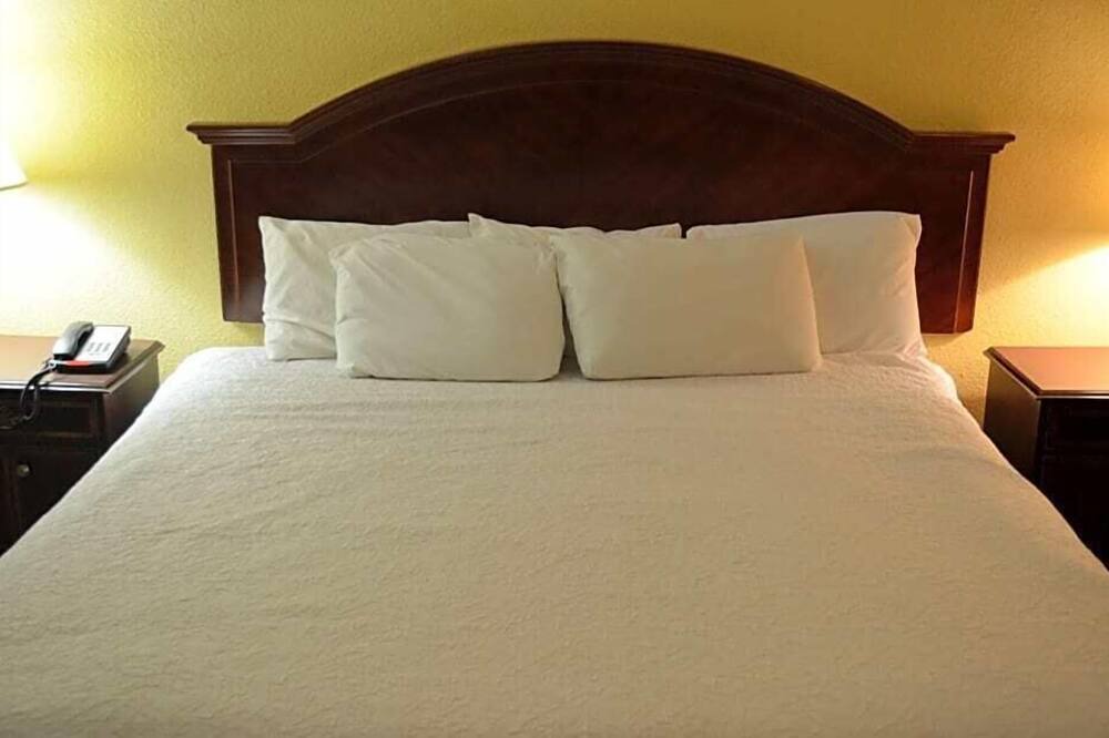 Photo of Bedroom in Wheeling