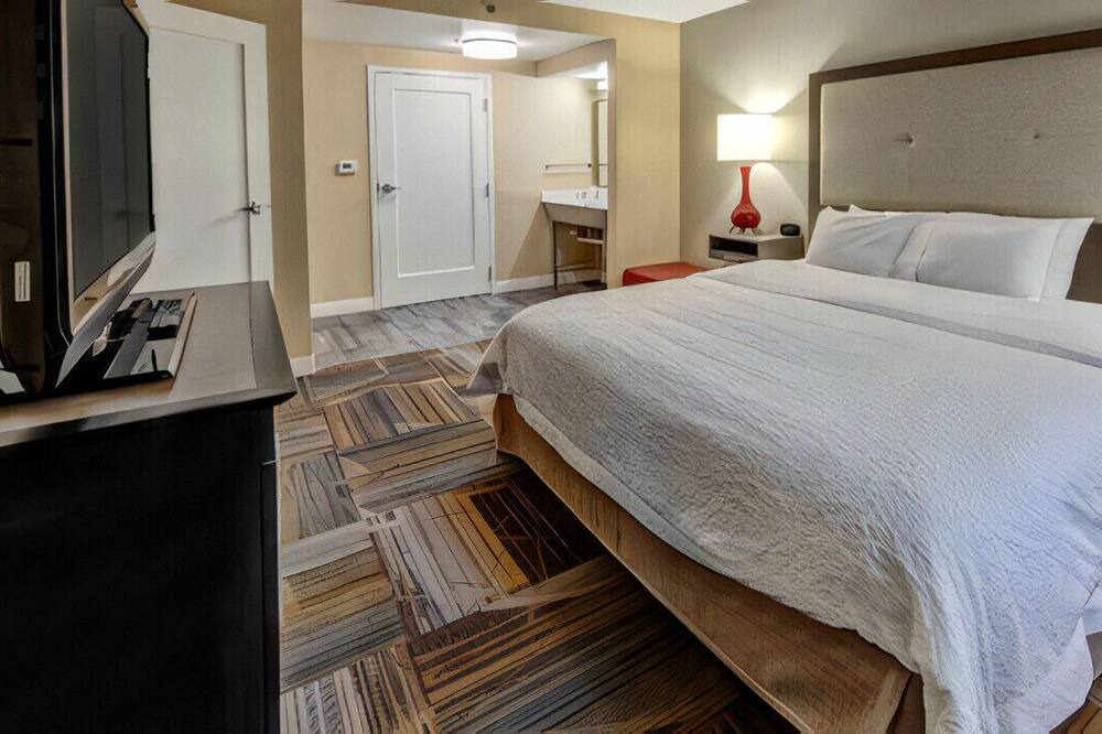 Photo of Bedroom in Wolfchase
