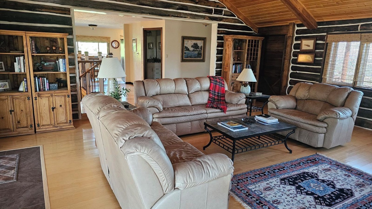Photo of Livingroom in Story