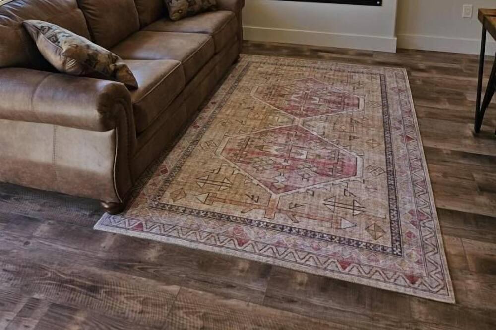 Photo of Livingroom in Gardiner