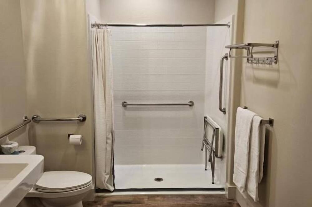 Photo of Bathroom in Gardiner