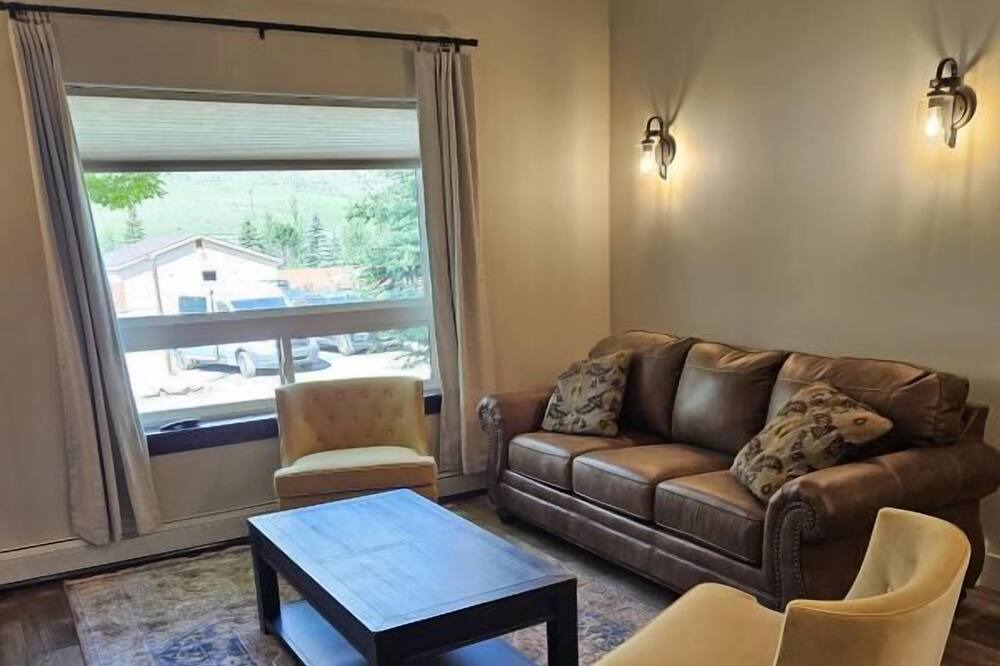 Photo of Livingroom in Gardiner