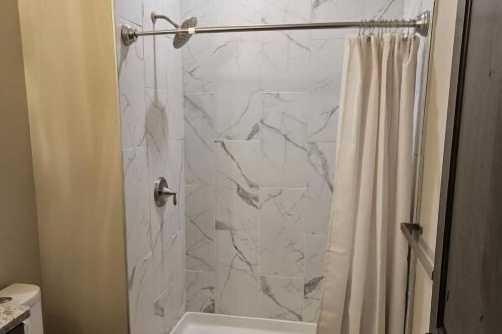 Photo of Bathroom in Gardiner