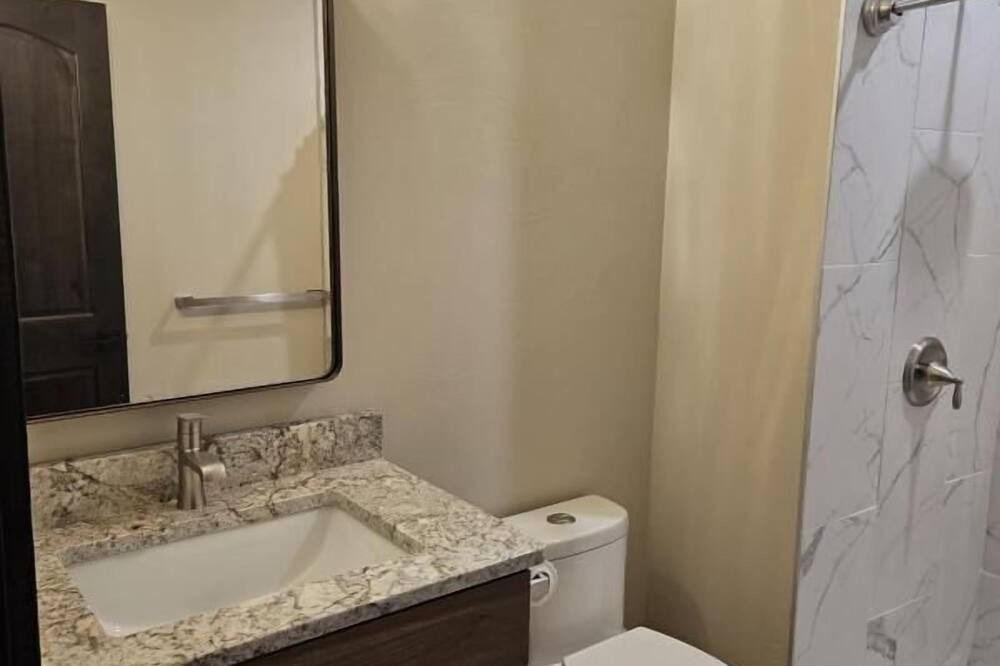 Photo of Bathroom in Gardiner