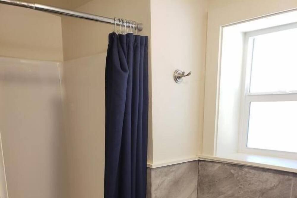 Photo of Bathroom in Gardiner