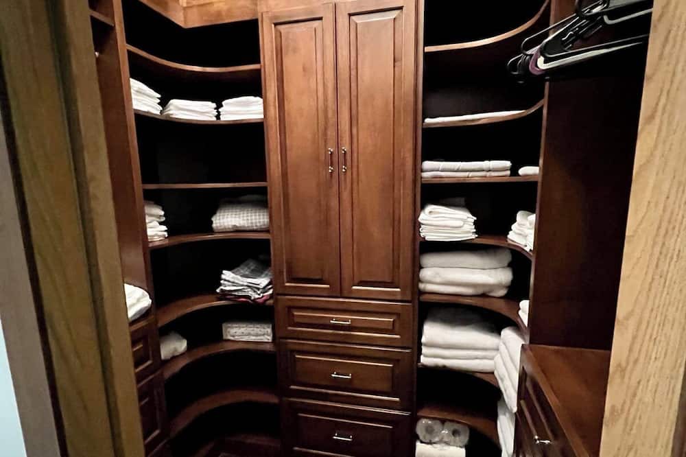 Photo of Bedroom in North Industry