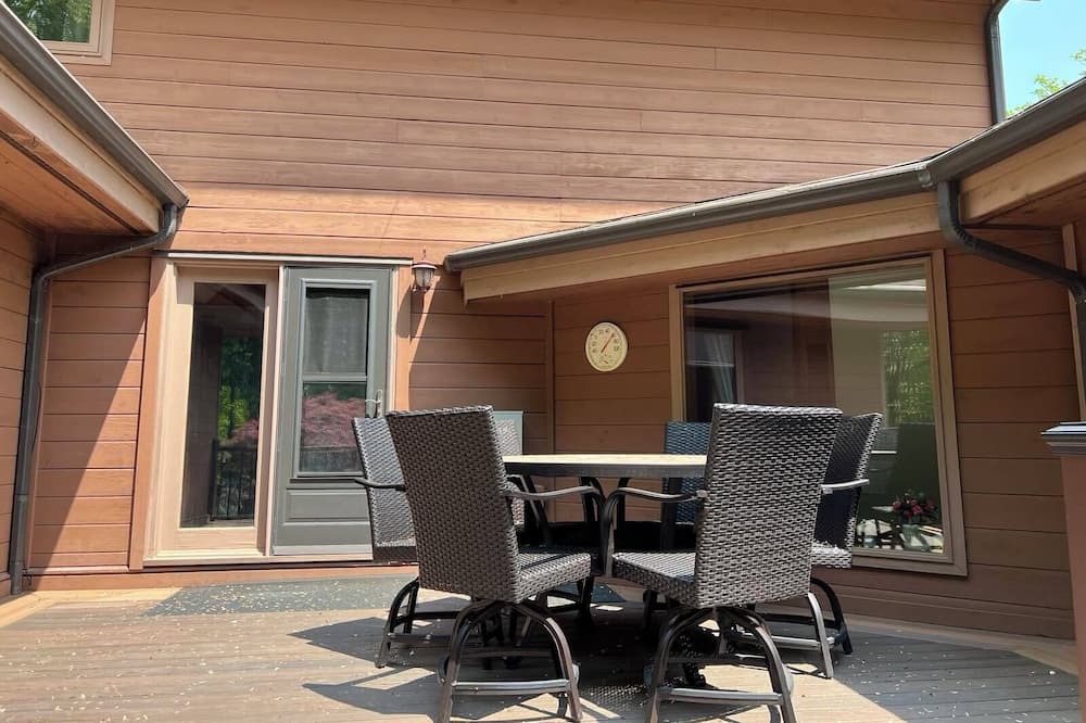 Photo of Patio Balcony in North Industry