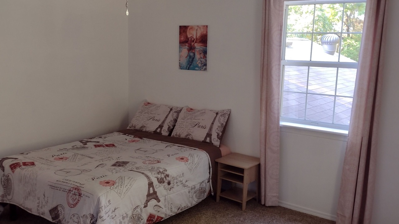 Photo of Bedroom in Pineville