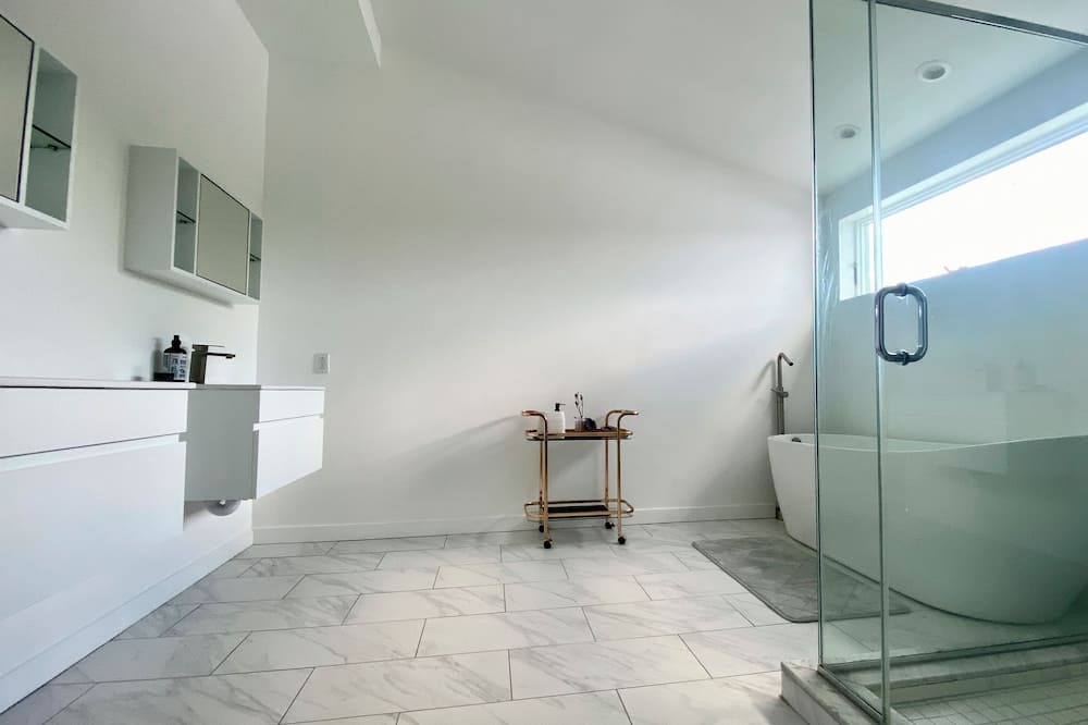 Photo of Bathroom in New Rochelle