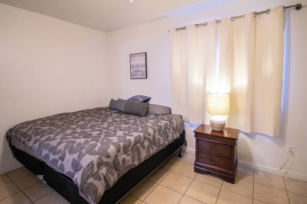 Photo of Bedroom in Porterville