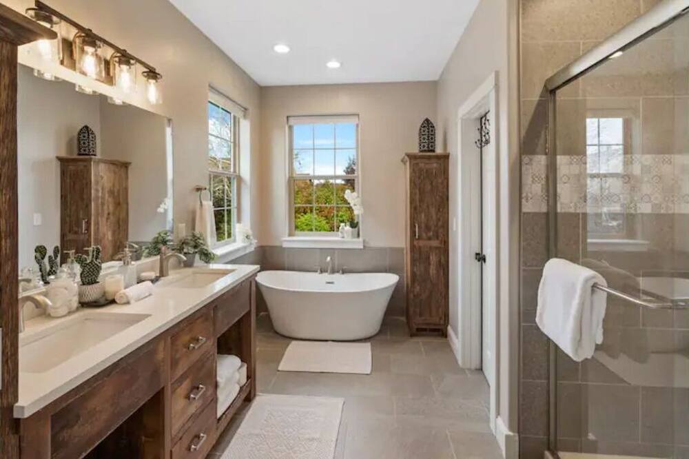 Photo of Bathroom in Four Corners