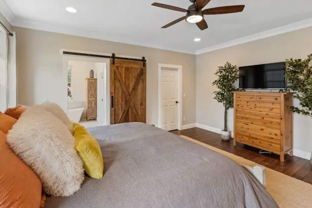 Photo of Bedroom in Four Corners