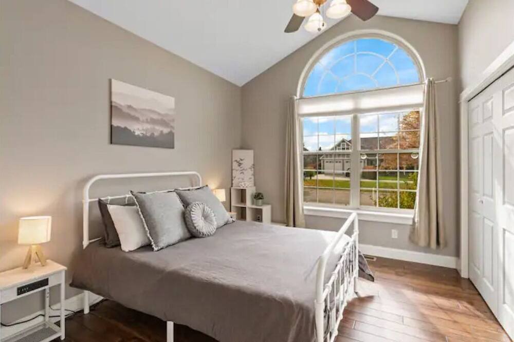 Photo of Bedroom in Four Corners