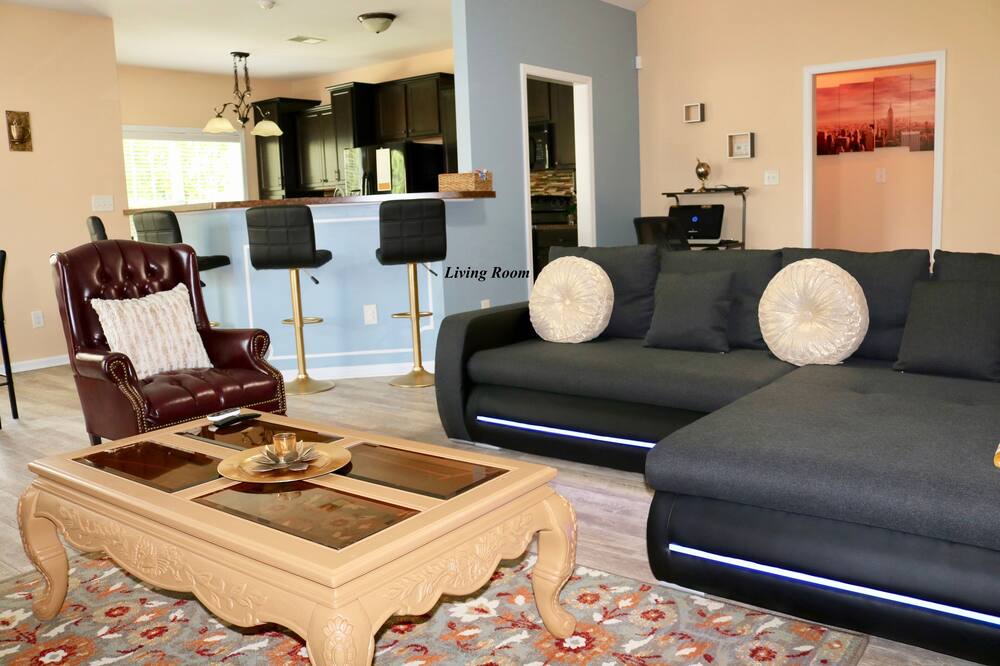 Photo of Livingroom in South View