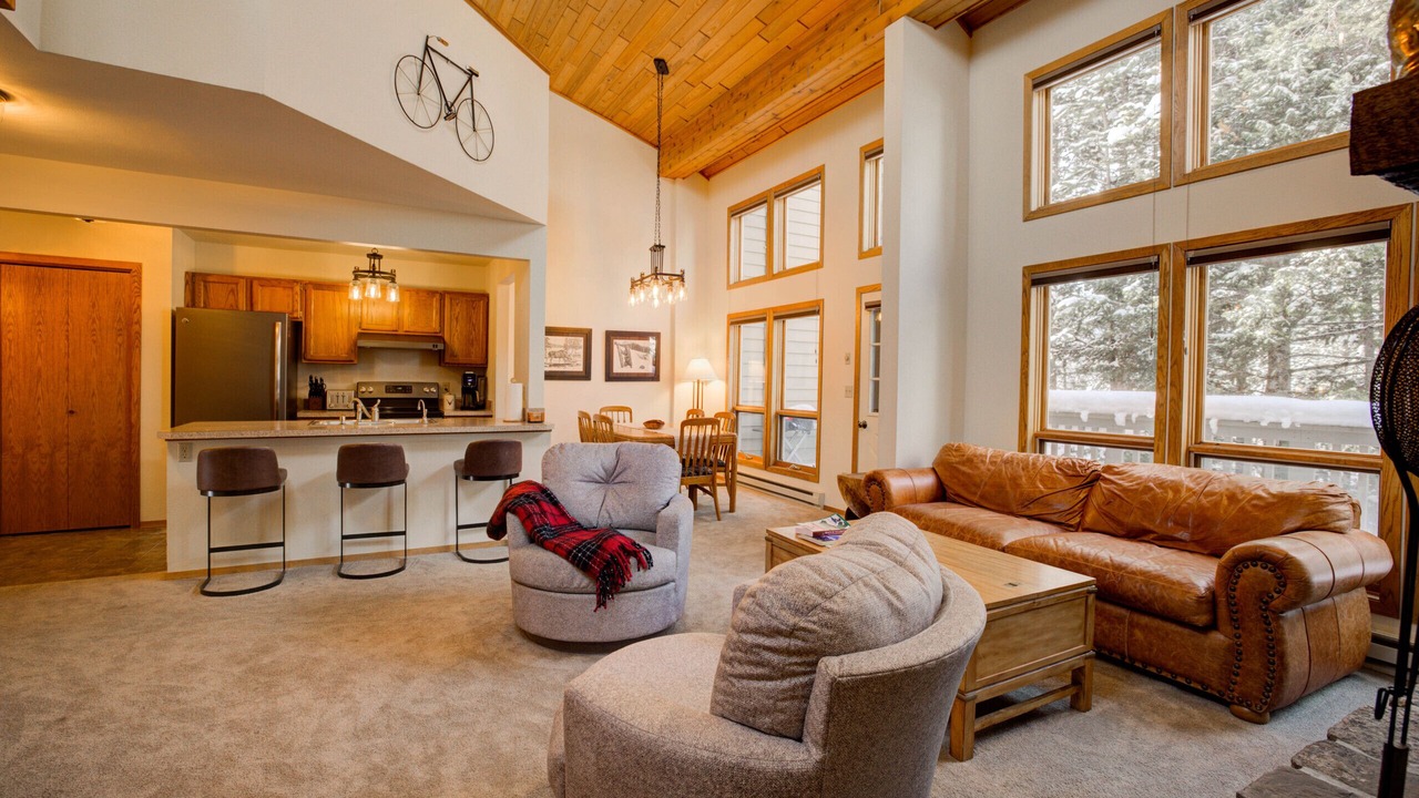Photo of Livingroom in Big Sky