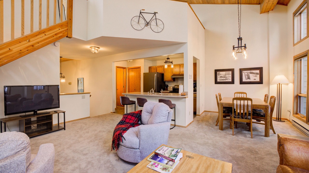 Photo of Livingroom in Big Sky