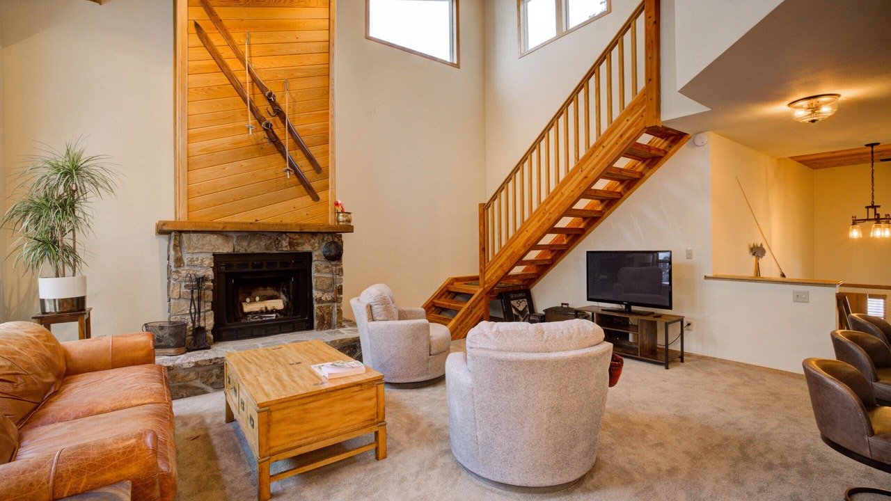 Photo of Livingroom in Big Sky