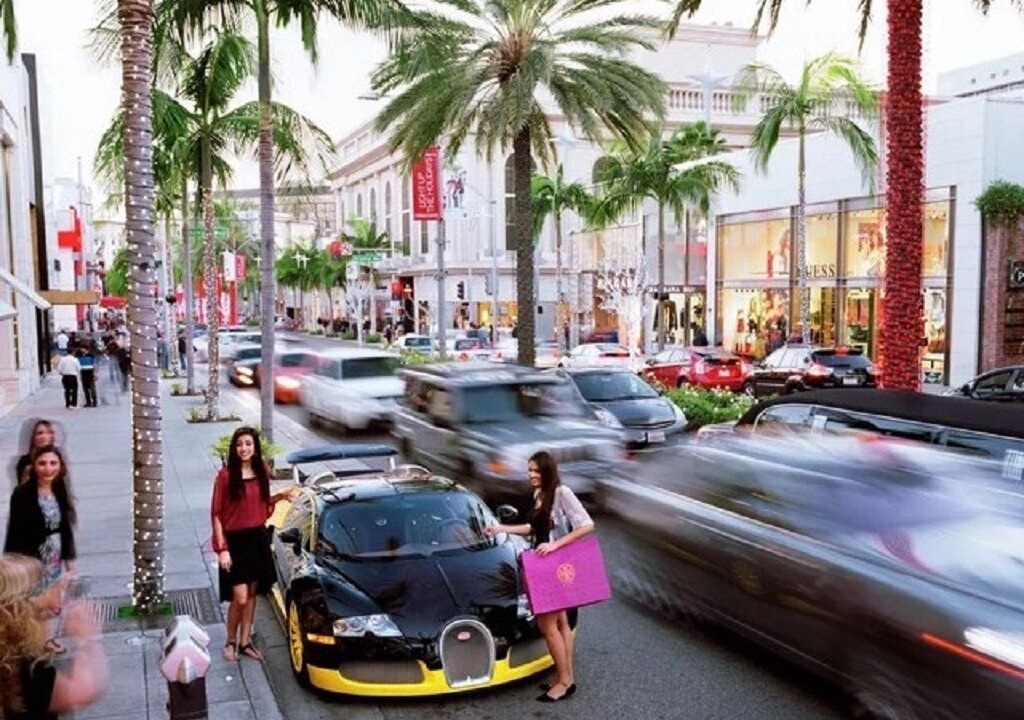 Photo of Others in Mid-Wilshire