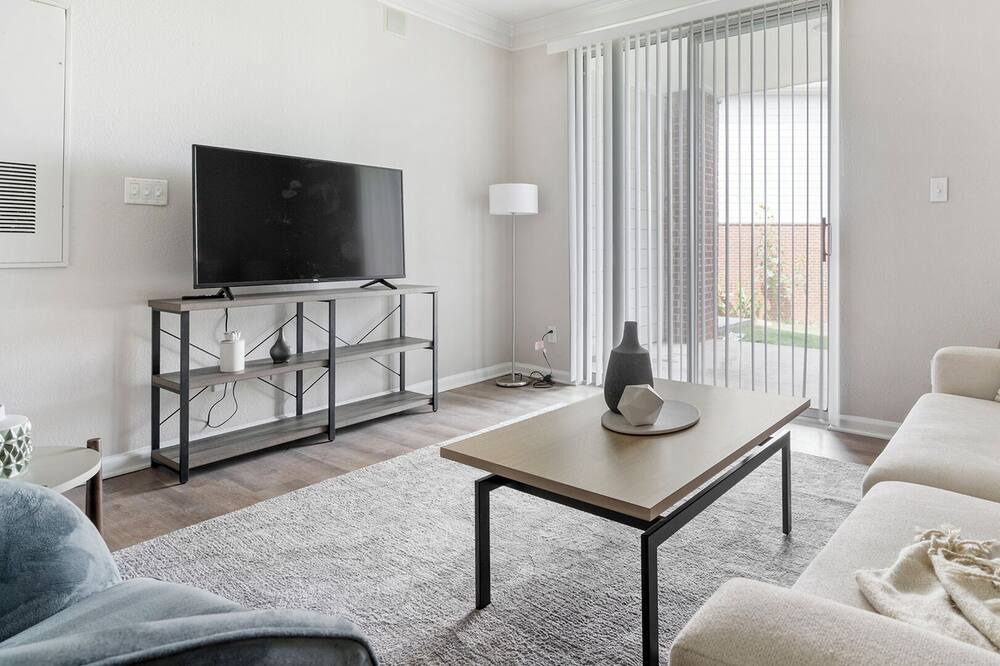 Photo of Livingroom in Ballantyne