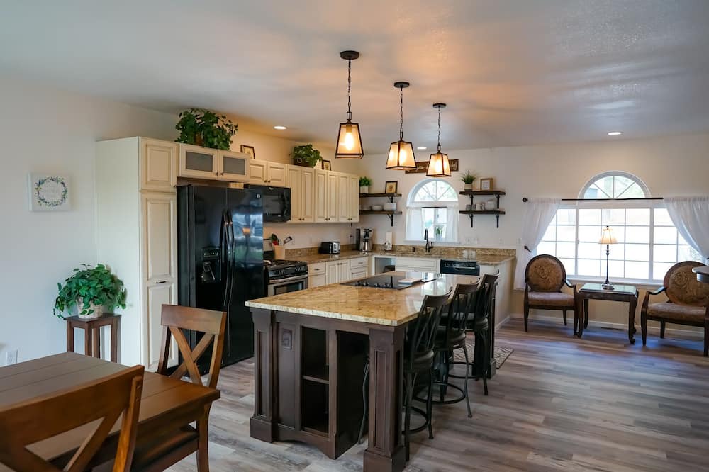 Photo of Kitchen in Elk